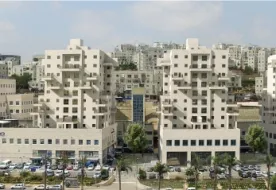 The city gates / Berchfeld קבוצת ציפחה אינטרנשיונל