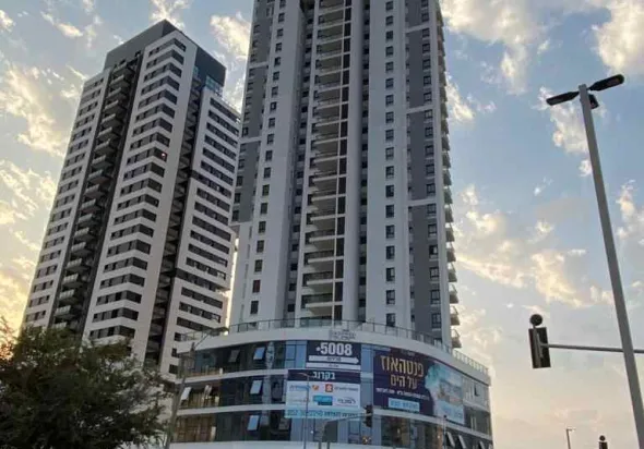 HOME and SEA מבנים ונתיבים