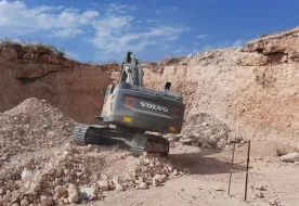 תמונות אבני דרך בגבעה