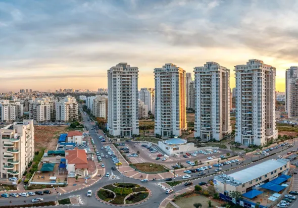 Neve Gan Petah Tikva קרסו נדל