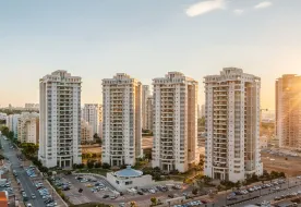 Neve Gan Petah Tikva קרסו נדל