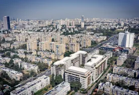 La Guardia East ע.ט החברה להתחדשות עירונית